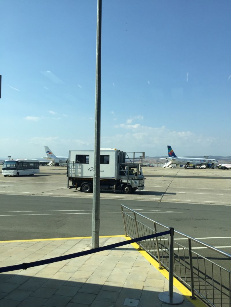 Полет от Будапеща поема пътниците от авариралия в Бургас самолет - E-Burgas.com